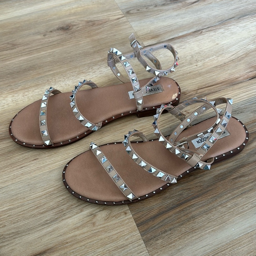 Steve Madden Travel Tan - Size 9